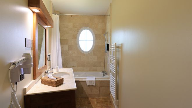 Les Jardins de Beauval - chambre confort familiale vue lac - Dormir à Beauval - Les hôtels de Beauval